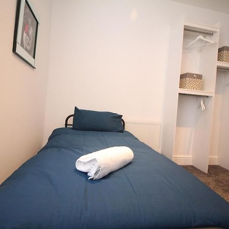 Media Manor - Fully Refurbished In 2022 - Large 6 Bedrooms, 3 Bathrooms Plus Media Games Room Blackpool Kültér fotó